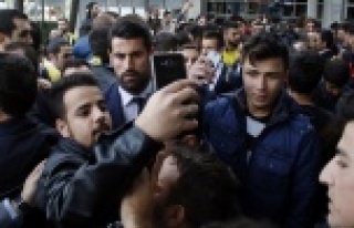 FENERBAHÇE'YE COŞKULU KARŞILAMA