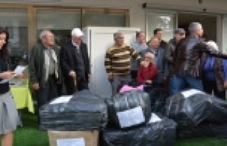 HUZUREVİNDEN MEHMETÇİĞE YARDIM