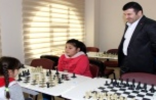 SATRANÇ TURNUVASI BAŞLIYOR