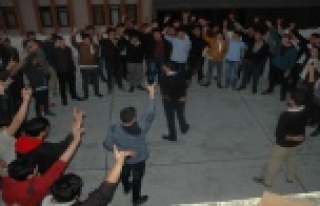 ÜLKÜCÜLER HOCALI KATLİAMINI UNUTMADI