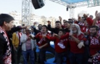 YARIM ASIRLIK ATATÜRK STADI YIKILIYOR