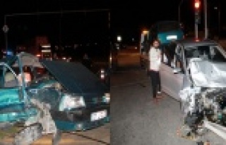 ALANYA YOLUNDA KAZA: 4 YARALI