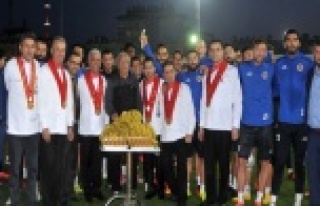 ALANYASPOR'A MORAL ZİYARETİ