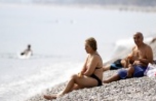 ANTALYA'DA MART AYINDA DENİZ KEYFİ