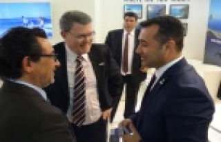 BAŞKAN YÜCEL BERLİN FUARI’NDA