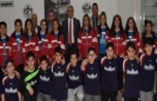 'BELEDİYE EĞİTİME VE SPORA ÖNEM VERİYOR'