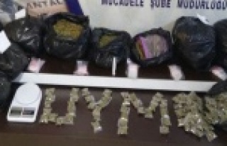 EVİNDE 9 KİLO ESRAR BULUNDU