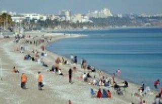 GÜNEŞİ GÖREN SAHİLE KOŞTU