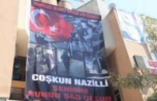 MHP'DEN 2 DEV AFİŞ