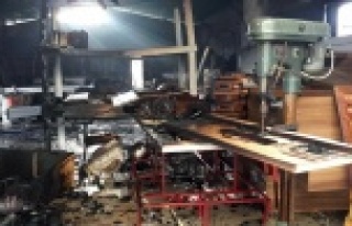 MOBİLYA ATÖLYESİNDE KORKUTAN YANGIN