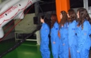 THK KIZ ÖĞRENCİLERLE IFTC’Yİ GEZDİ