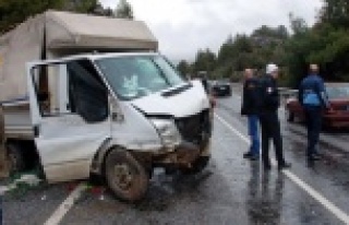 TRAFİK KAZASI: 5 YARALI