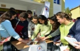 21 KÖY OKULUNA 5 BİN 200 KİTAP