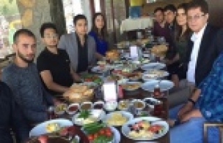 BERBEROĞLU, AK GENÇLİK İLE BULUŞTU