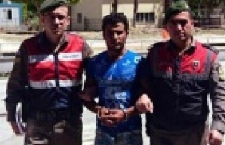 BIÇAKLI GASPÇI ALANYA CEZAEVİNİ BOYLADI