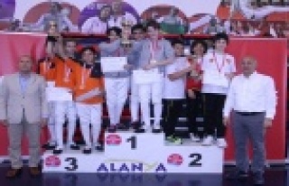 ESKRİM MÜSABAKALARI SONA ERDİ