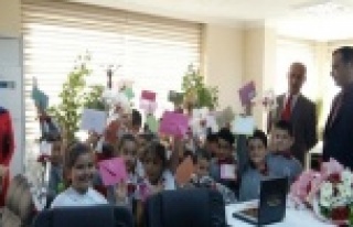 ÖĞRENCİLERDEN ASKERLERE MORAL MEKTUBU