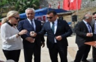 YÜCEL ALANYA ŞERBETİ İKRAM ETTİ