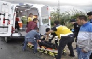 ALANYA YOLUNDA ZİNCİRLEME KAZA: 2 YARALI