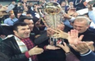 ALANYASPOR'UN ŞAMPİYONLUK ÖYKÜSÜNÜ YAZDI