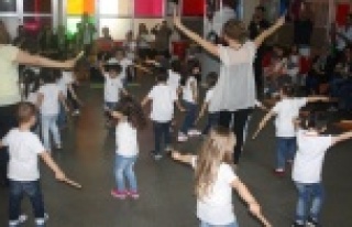 BAHÇEŞEHİRLİ MİNİKLERDEN 'EVLER VE YUVALAR'...