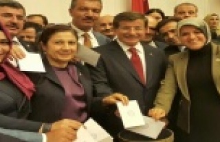 ÇELİK CHP'Yİ HALKA HAVALE ETTİ