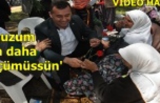 EMİNE TEYZE BAŞKAN YÜCEL'İ GÜLDÜRDÜ!