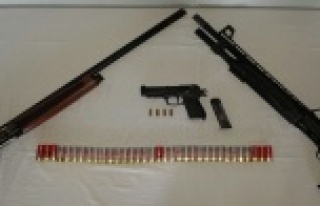 SİLAH TÜCCARI YAKALANDI