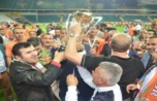 “ALLAH'A ŞÜKÜRLER OLSUN SÜPER LİG’DEYİZ”