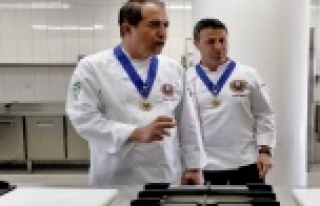 TÜRKİYE'NİN ÜNLÜ ŞEFLERİ AHEP'TE