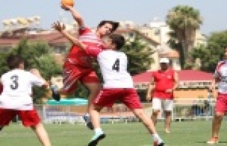 ALANYA’DA HENTBOL ŞENLİĞİ BAŞLADI