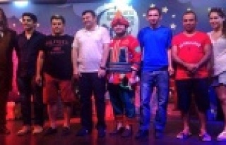 İFTARDA ÜCRETSİZ UÇAK BİLETİ DAĞITTI