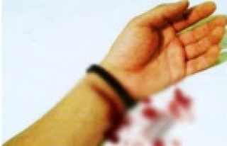 İNTİHARA TEŞEBBÜS ETTİ