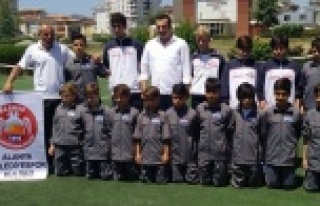 TURNUVA İÇİN UKRAYNA'YA GİTTİLER