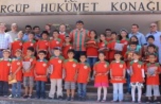 ÜRGÜPLÜ ÖĞRENCİLERE ALANYASPOR FORMASI