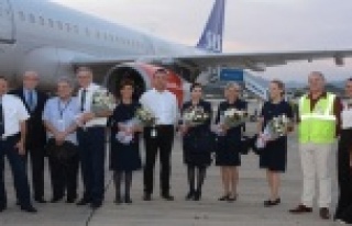 VE GAZİPAŞA'YA BÜYÜK UÇAK İNDİ