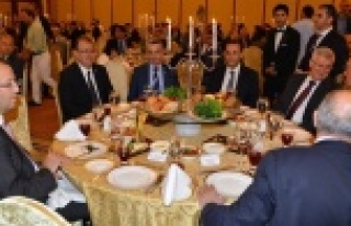 VEDA YEMEĞİNDE DUYGUSAL MESAJ