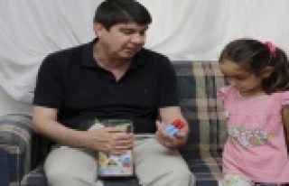 YENİ EVLERİNE İLK MİSAFİR OLDU