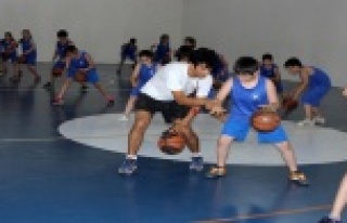 YILDIZ ADAYLARI ANTRENMANLARA BAŞLADI