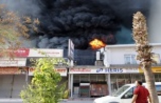 10 İŞYERİ YANARAK KÜL OLDU