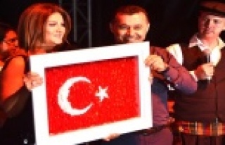 GÖKBEL’DE SİBEL CAN'I ŞAŞIRTAN KALABALIK