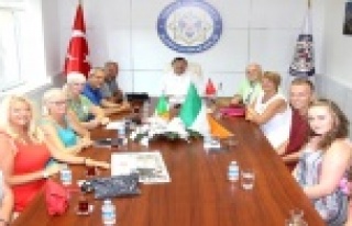 TÜRK GENCİNİ BOĞULMAKTAN KURTARDILAR