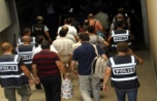 22 RÜTBELİ POLİS TUTUKLANDI