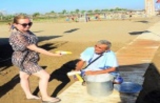 40 DERECE SICAKTA MISIR SATARAK 5 ÇOCUĞUNU OKUTTU