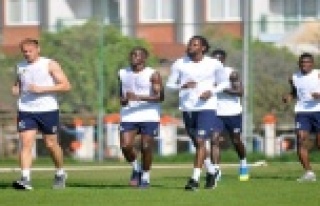 ANTALYASPOR HAZIRLIKLARI BAŞLADI