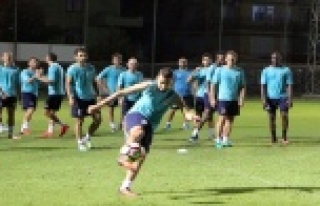 "LİGDE KALICI OLMAK İSTİYORUZ"