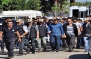 Antalya'da FETÖ/PDY şüphelisi 34 kişi, adliyeye...
