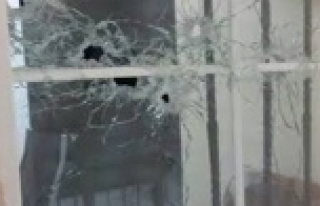 Ev kurşunlandı: 17 yaşındaki kız öldü