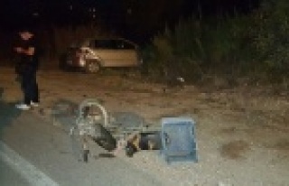 Motosiklet otomobile çarpıştı: 1 yaralı
