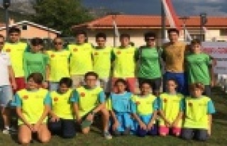 TAKIMIMIZ 4 MADALYAYLA DÖNÜYOR